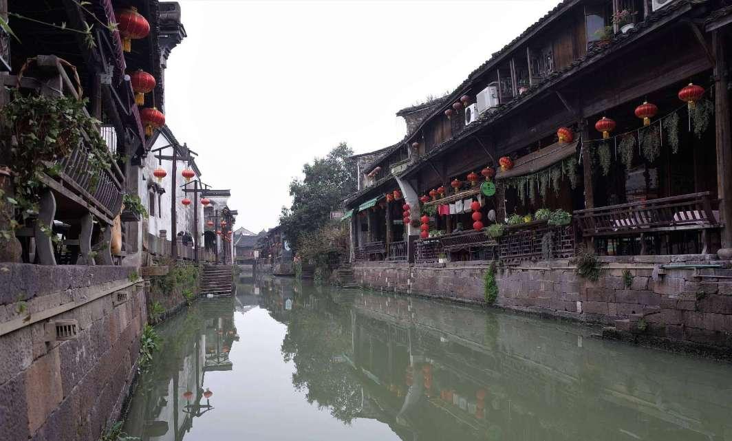 姜文那么骄傲的人,为何被周韵拿得死死的?这个女人不简单